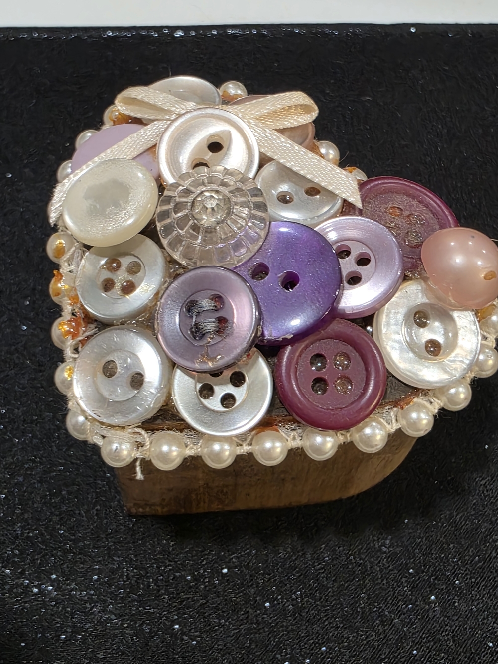 Handmade Decorative Heart-Shaped Wooden Button Cluster Box